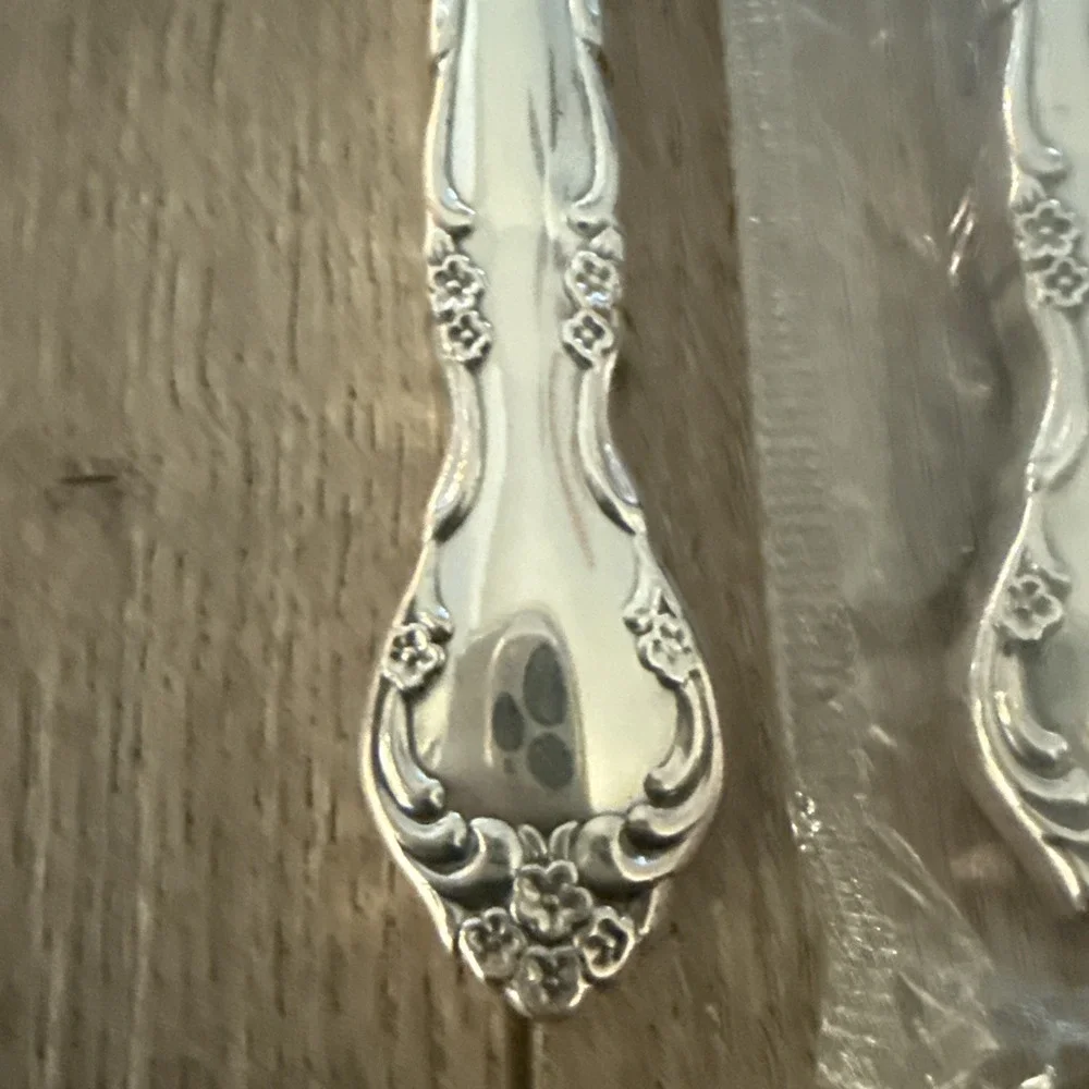 6 Oneida Community Silver  AFFECTION  Silverplate Dinner Knives 1960 9